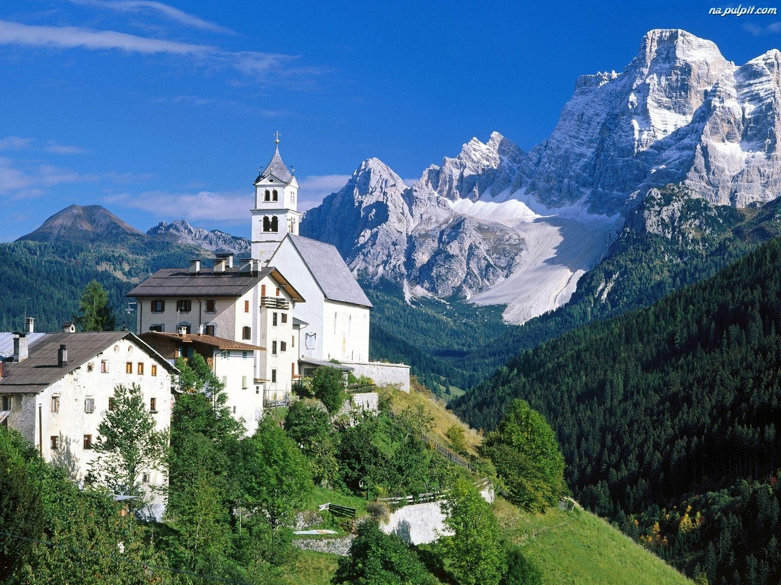 budowle-gory-dolomity-alpy-biale